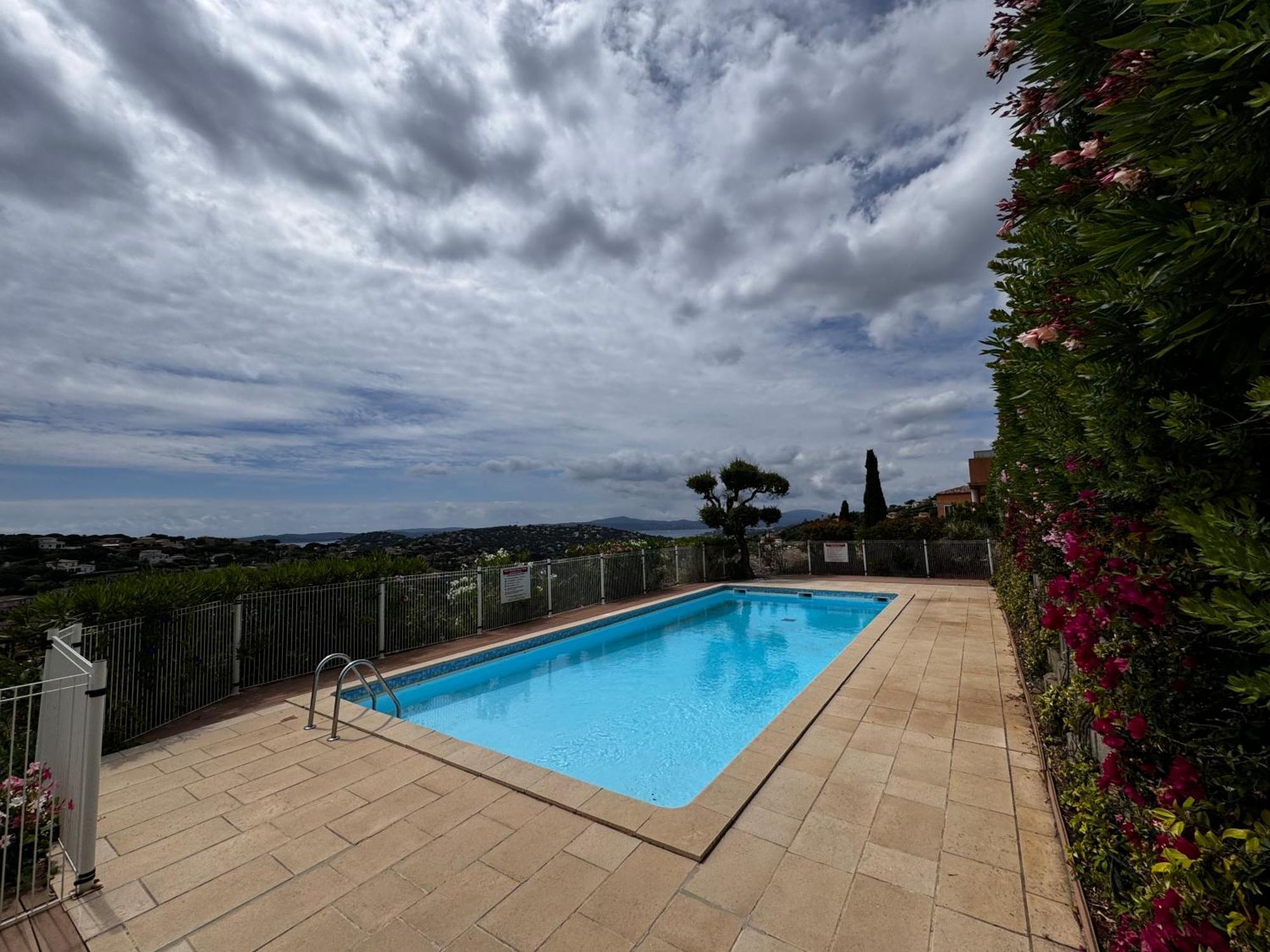 Les Cigales, Superbe Vue - Golfe De Sainte-Maxime Appartement Buitenkant foto